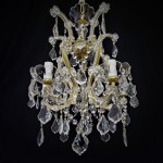 Packaging of the smaller Teresian chandelier