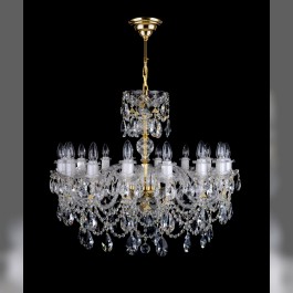 Lámpara de araña tradicional checa de cristal con 16 brazos de cristal retorcido.