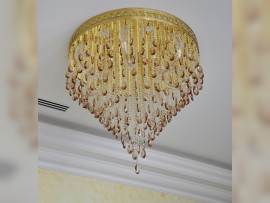 Lámpara de araña de Murano con una placa metálica con focos