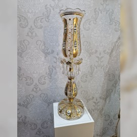 Lámpara alta y lujosa de cristal, decorada con oro de 24 quilates y flores