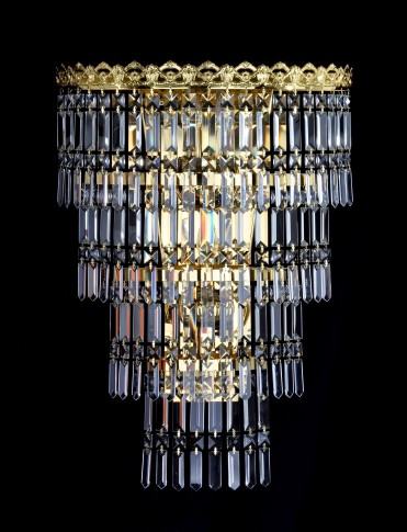 Extra large wall light with cut prisms of gold metal