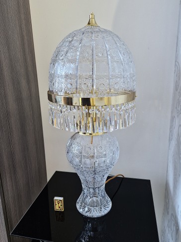 Lámpara de mesa grande y lujosa de cristal
